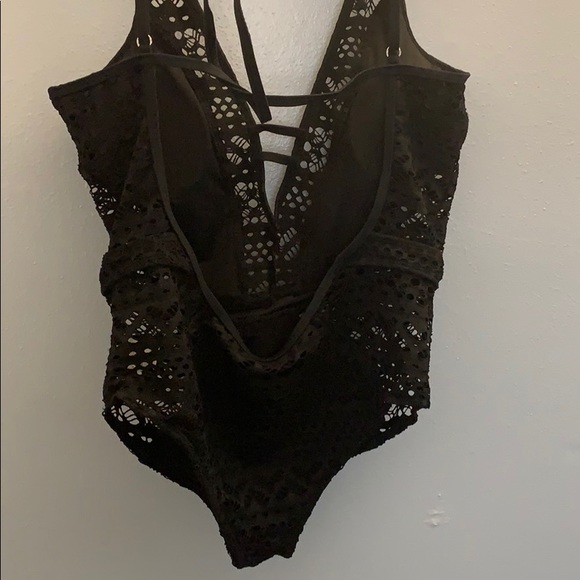 Black lace cutout one piece 🖤 - Picture 4 of 7
